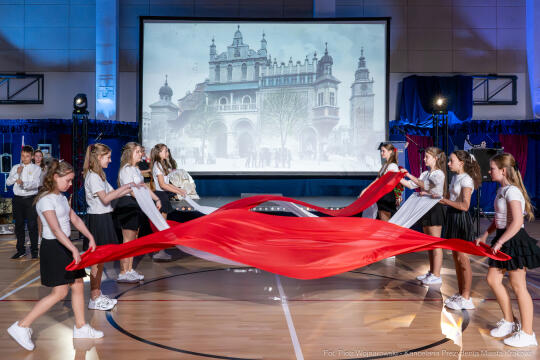 Miszalski, SP 14, Modrzejewska, sztandar, Chamielec, Baładyga, Pogoda-Tota, Murzyn, Pasek, zdjęcia