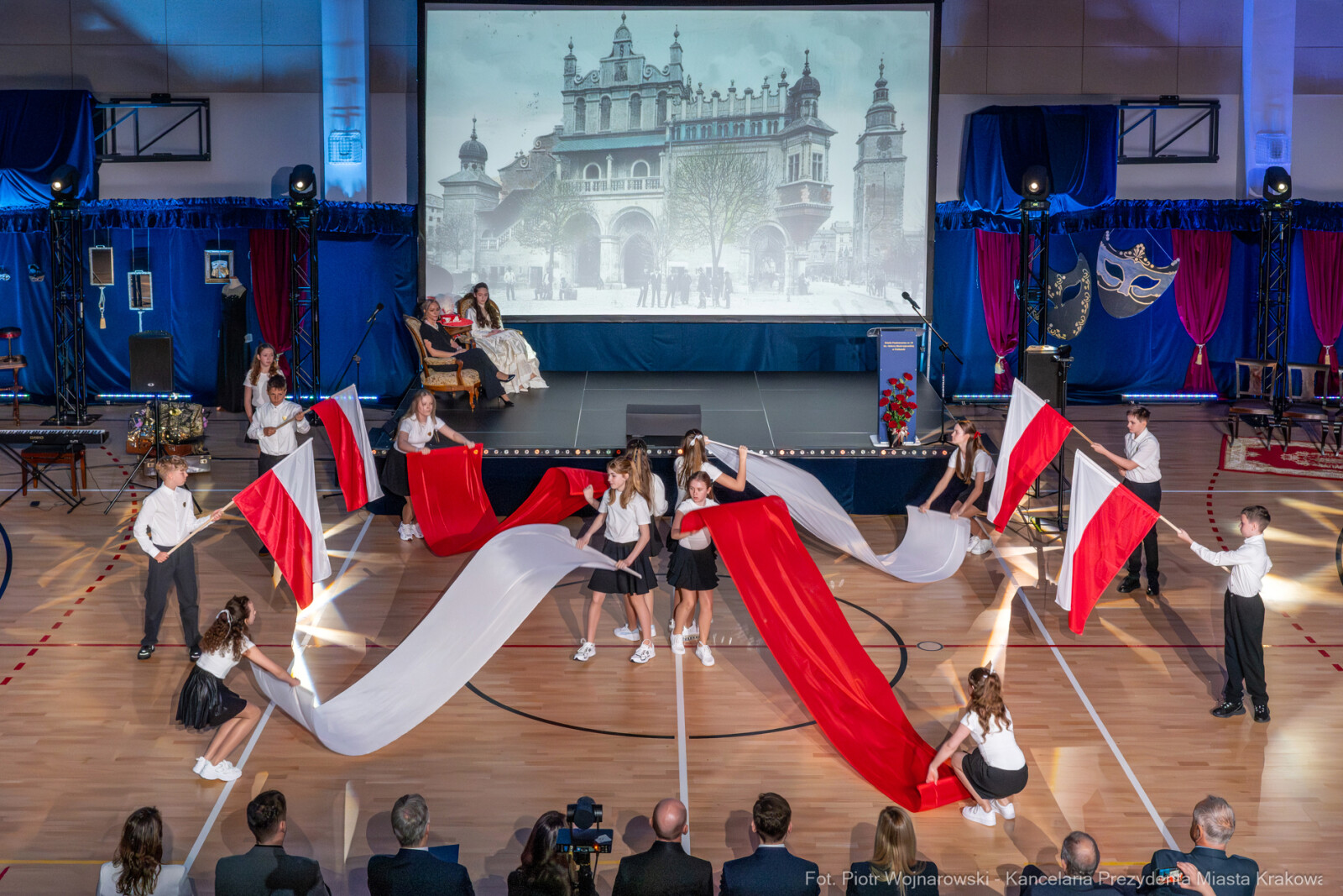 Miszalski, SP 14, Modrzejewska, sztandar, Chamielec, Baładyga, Pogoda-Tota, Murzyn, Pasek, zdjęcia  Autor: Piotr Wojnarowski