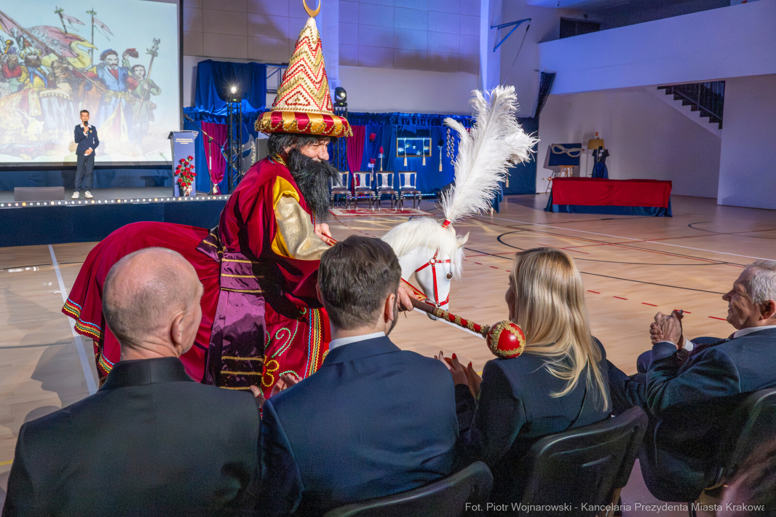 Miszalski, SP 14, Modrzejewska, sztandar, Chamielec, Baładyga, Pogoda-Tota, Murzyn, Pasek, zdjęcia  Autor: Piotr Wojnarowski