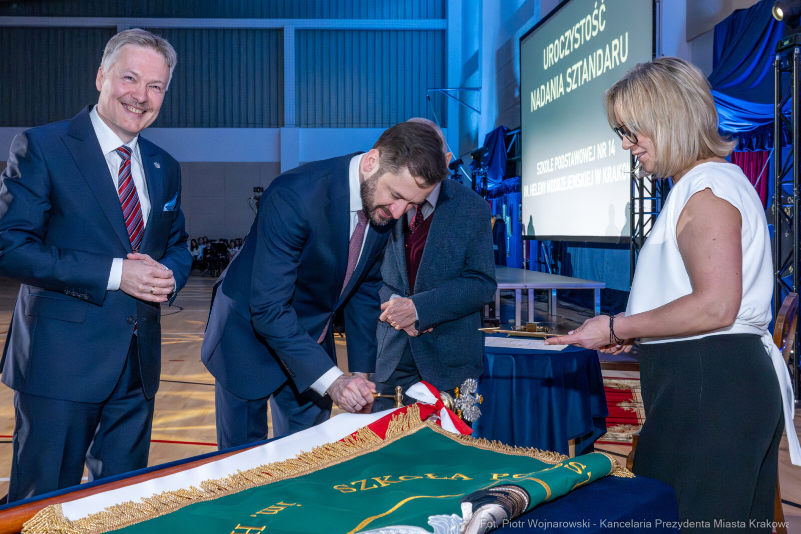 Miszalski, SP 14, Modrzejewska, sztandar, Chamielec, Baładyga, Pogoda-Tota, Murzyn, Pasek, zdjęcia  Autor: Piotr Wojnarowski