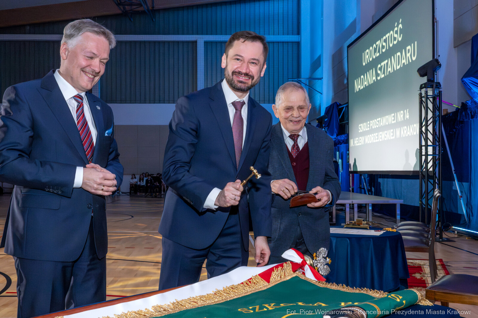 Miszalski, SP 14, Modrzejewska, sztandar, Chamielec, Baładyga, Pogoda-Tota, Murzyn, Pasek, zdjęcia  Autor: Piotr Wojnarowski