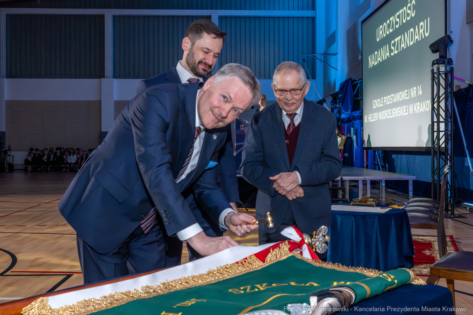 Miszalski, SP 14, Modrzejewska, sztandar, Chamielec, Baładyga, Pogoda-Tota, Murzyn, Pasek, zdjęcia  Autor: Piotr Wojnarowski