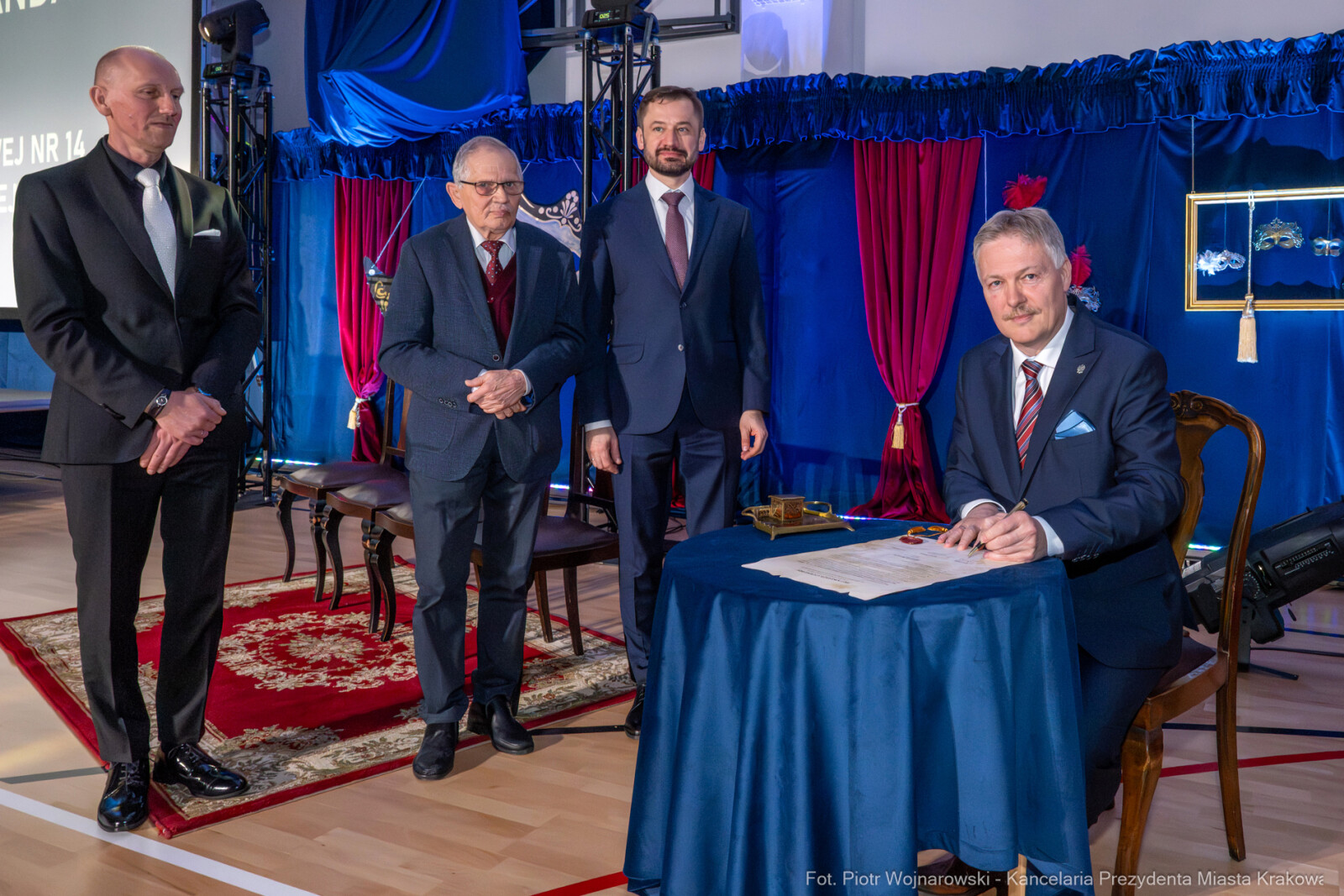 Miszalski, SP 14, Modrzejewska, sztandar, Chamielec, Baładyga, Pogoda-Tota, Murzyn, Pasek, zdjęcia  Autor: Piotr Wojnarowski