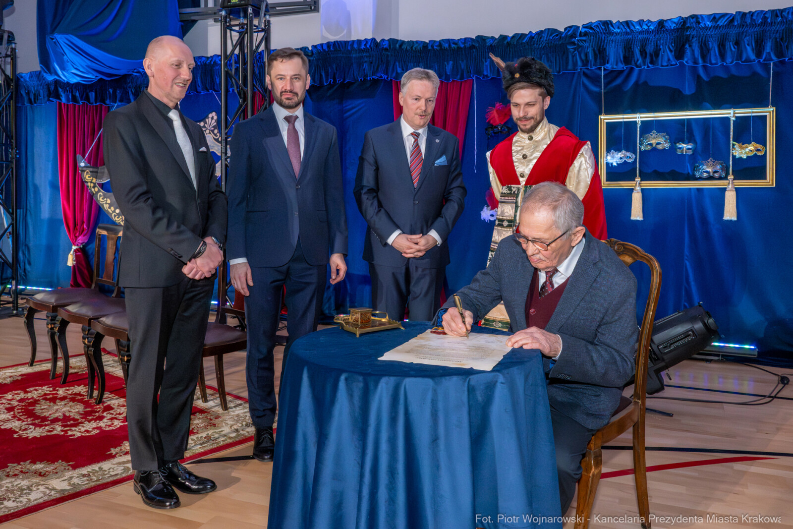 Miszalski, SP 14, Modrzejewska, sztandar, Chamielec, Baładyga, Pogoda-Tota, Murzyn, Pasek, zdjęcia  Autor: Piotr Wojnarowski