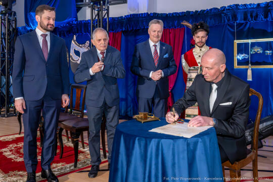 Miszalski, SP 14, Modrzejewska, sztandar, Chamielec, Baładyga, Pogoda-Tota, Murzyn, Pasek, zdjęcia