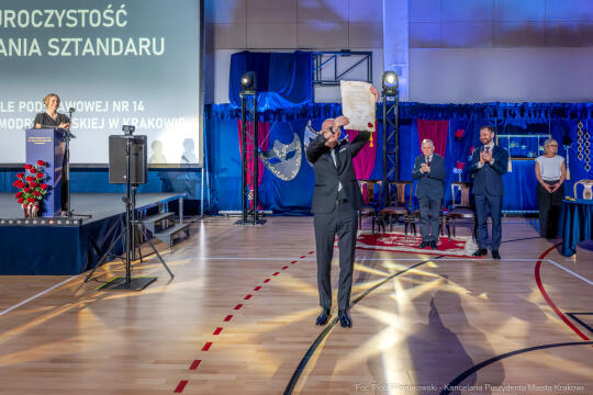 Miszalski, SP 14, Modrzejewska, sztandar, Chamielec, Baładyga, Pogoda-Tota, Murzyn, Pasek, zdjęcia