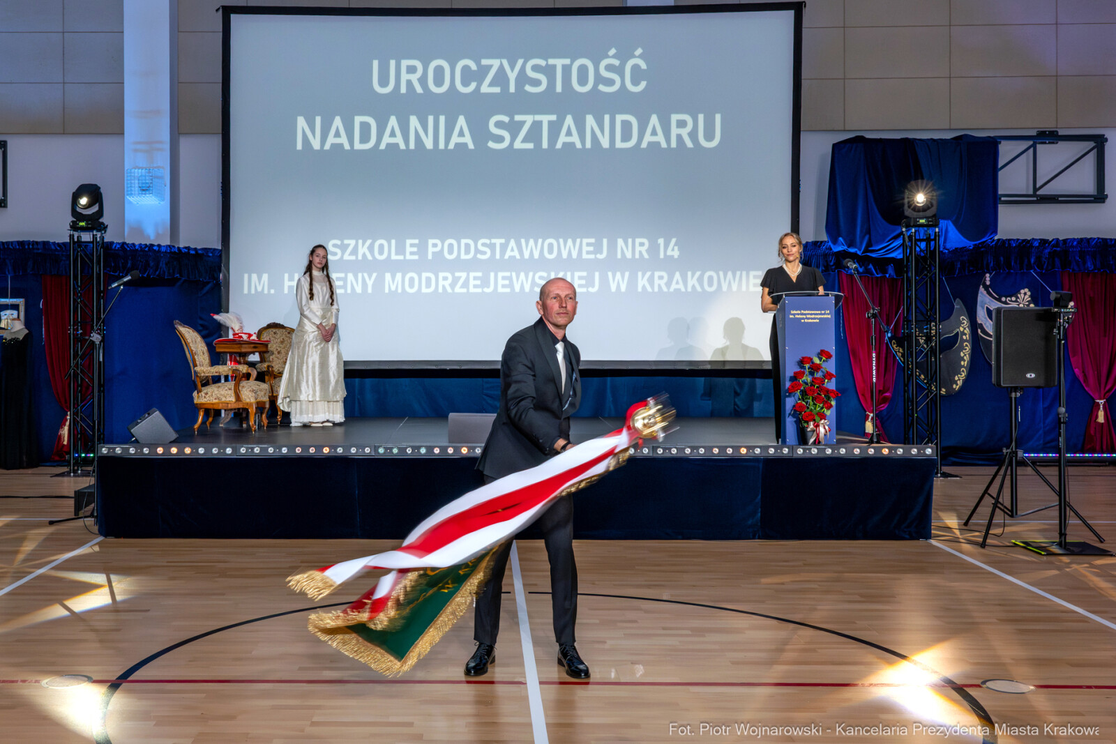 Miszalski, SP 14, Modrzejewska, sztandar, Chamielec, Baładyga, Pogoda-Tota, Murzyn, Pasek, zdjęcia  Autor: Piotr Wojnarowski