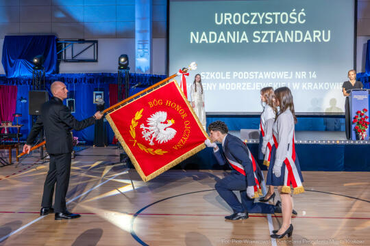 Miszalski, SP 14, Modrzejewska, sztandar, Chamielec, Baładyga, Pogoda-Tota, Murzyn, Pasek, zdjęcia