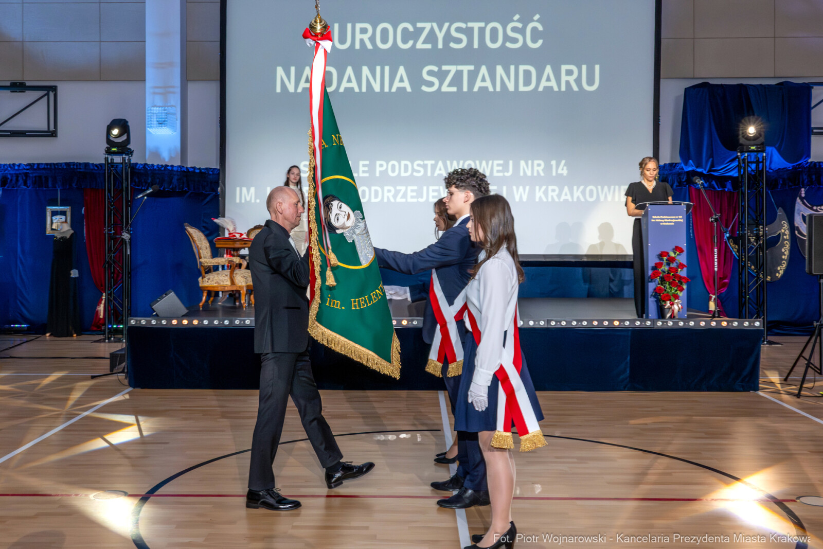 Miszalski, SP 14, Modrzejewska, sztandar, Chamielec, Baładyga, Pogoda-Tota, Murzyn, Pasek, zdjęcia  Autor: Piotr Wojnarowski