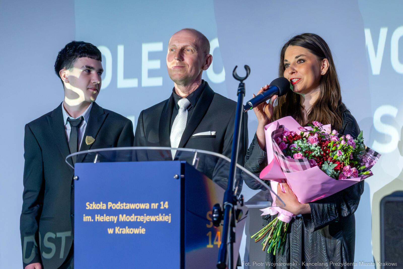 Miszalski, SP 14, Modrzejewska, sztandar, Chamielec, Baładyga, Pogoda-Tota, Murzyn, Pasek, zdjęcia  Autor: Piotr Wojnarowski