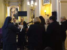 8fSvtFA2.jpg-Inscenizacja Drogi Krzyżowej w naszym Domu.