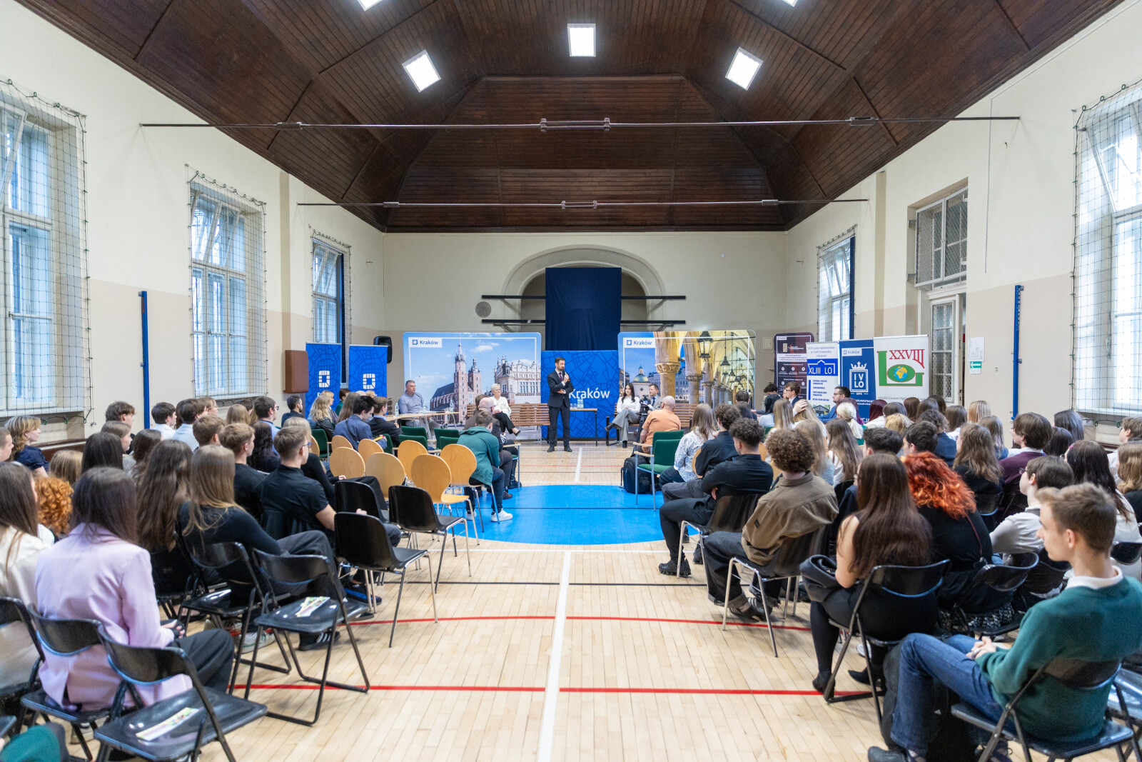 0S4A9119.jpg-IV LO, Ławka Dialogu, Miszalski  Autor: B. Świerzowski