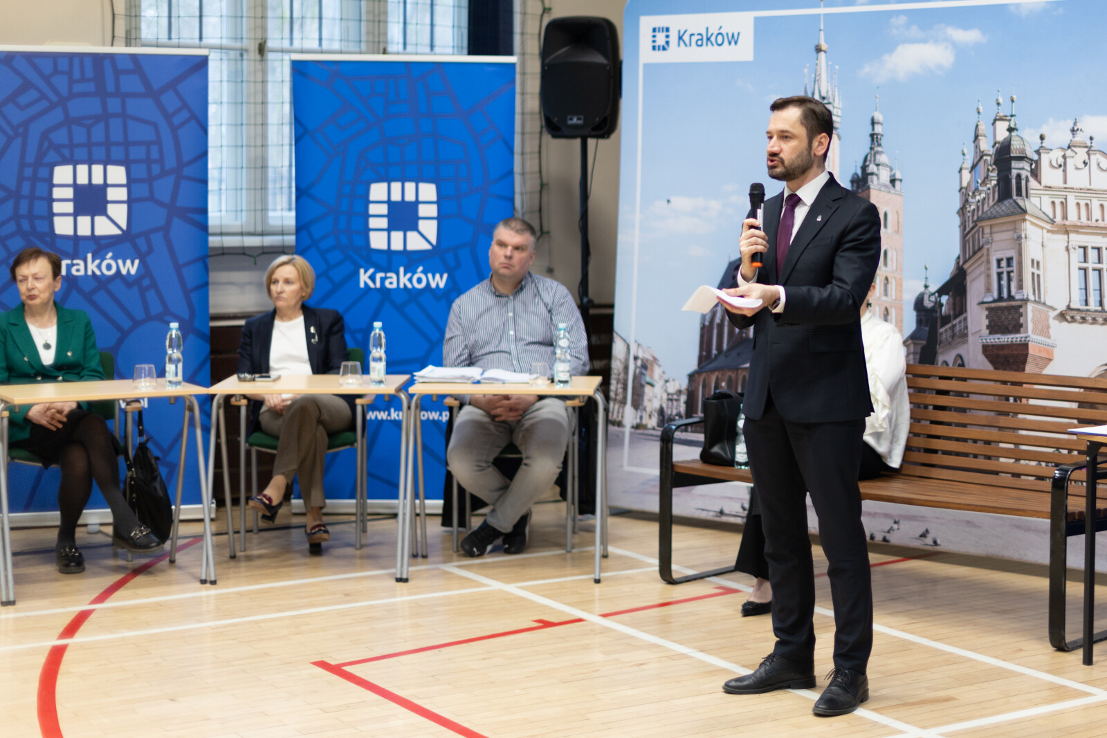 0S4A9146.jpg-IV LO, Ławka Dialogu, Miszalski  Autor: B. Świerzowski