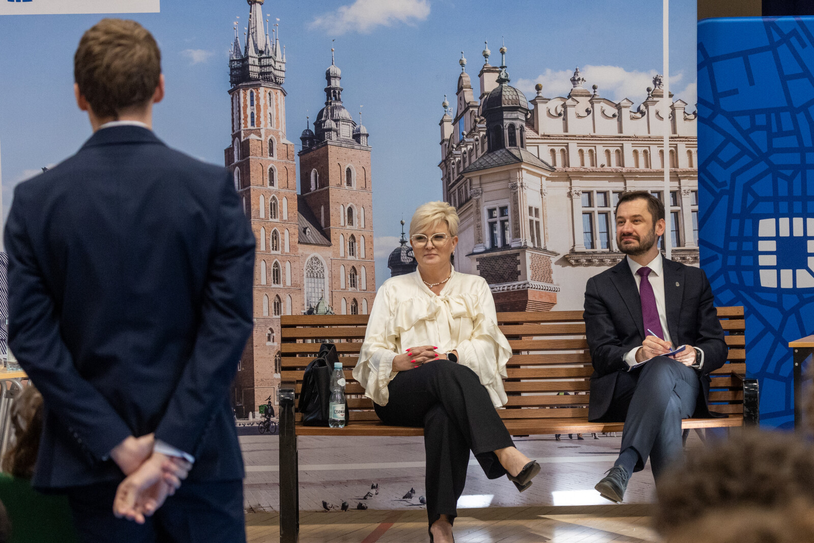 BSK_0863.jpg-IV LO, Ławka Dialogu, Miszalski  Autor: B. Świerzowski