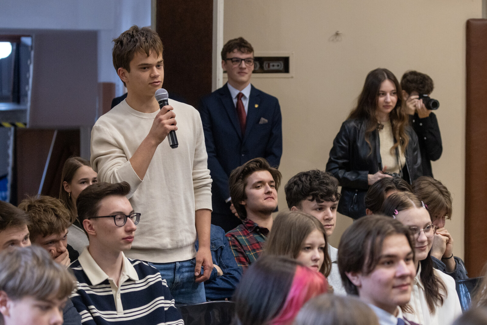 BSK_0884.jpg-IV LO, Ławka Dialogu, Miszalski  Autor: B. Świerzowski