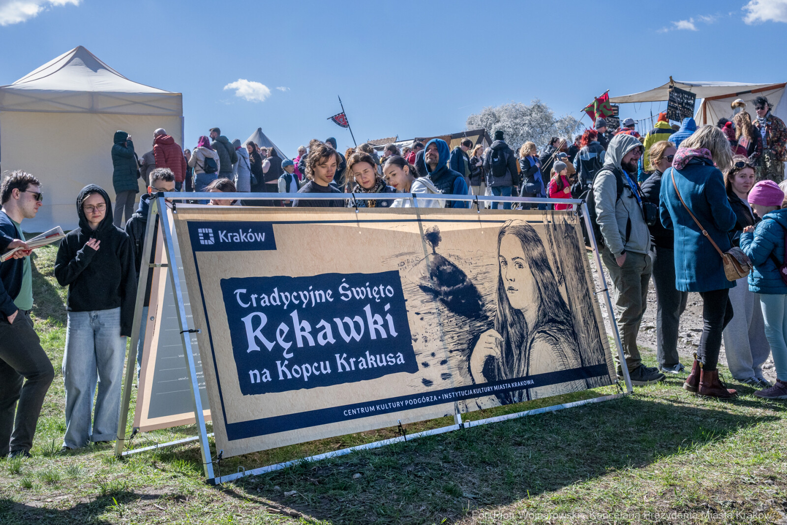 Miszalski, Rękawka, Kopiec Krakusa, kołacz, obrzęd, zdjęcia  Autor: Piotr Wojnarowski