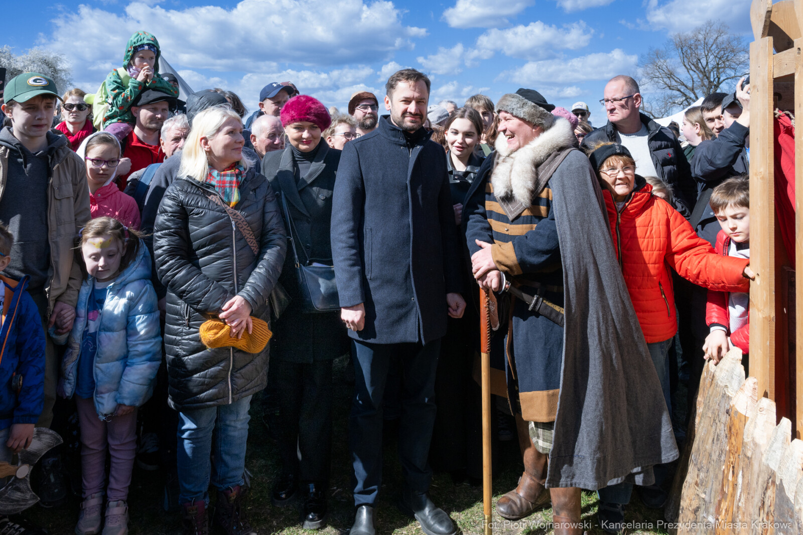 Miszalski, Rękawka, Kopiec Krakusa, kołacz, obrzęd, zdjęcia  Autor: Piotr Wojnarowski