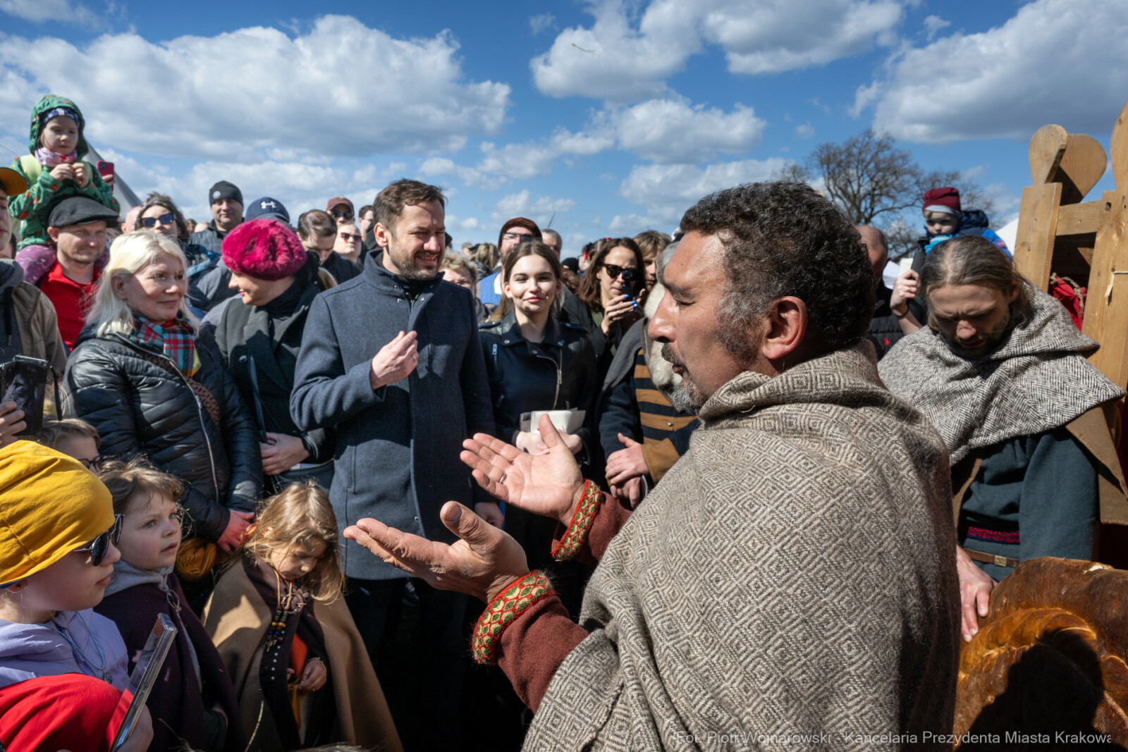 Miszalski, Rękawka, Kopiec Krakusa, kołacz, obrzęd, zdjęcia  Autor: Piotr Wojnarowski