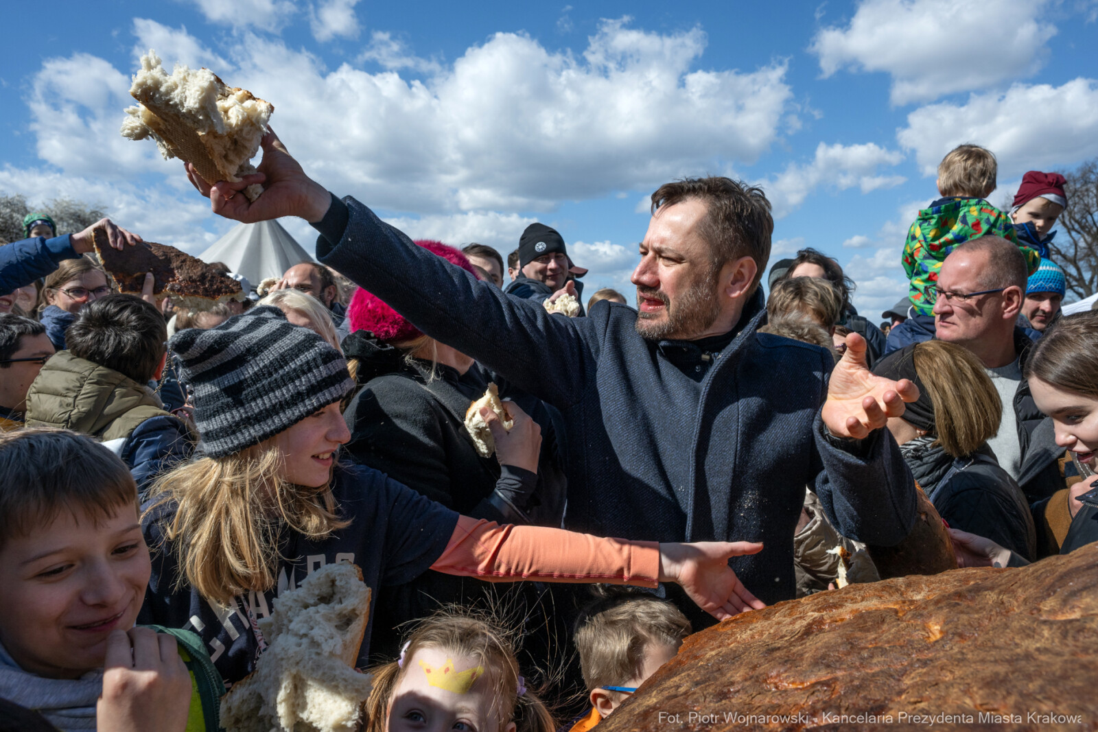 Miszalski, Rękawka, Kopiec Krakusa, kołacz, obrzęd, zdjęcia  Autor: Piotr Wojnarowski