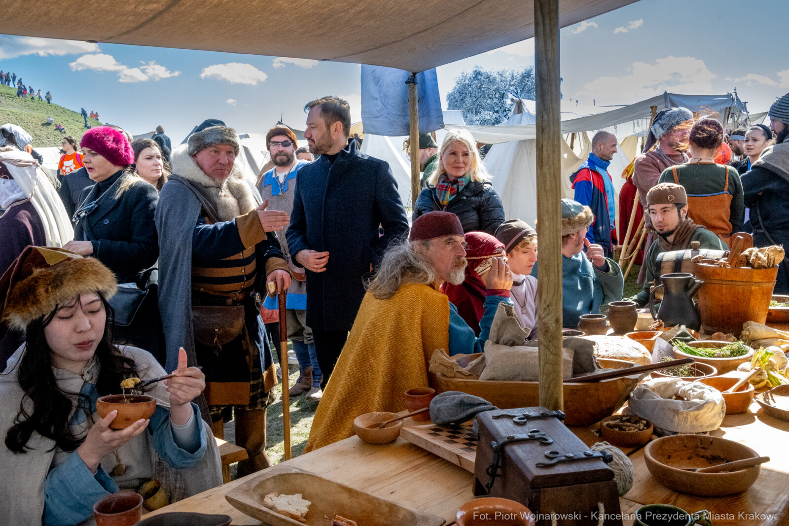 Miszalski, Rękawka, Kopiec Krakusa, kołacz, obrzęd, zdjęcia  Autor: Piotr Wojnarowski
