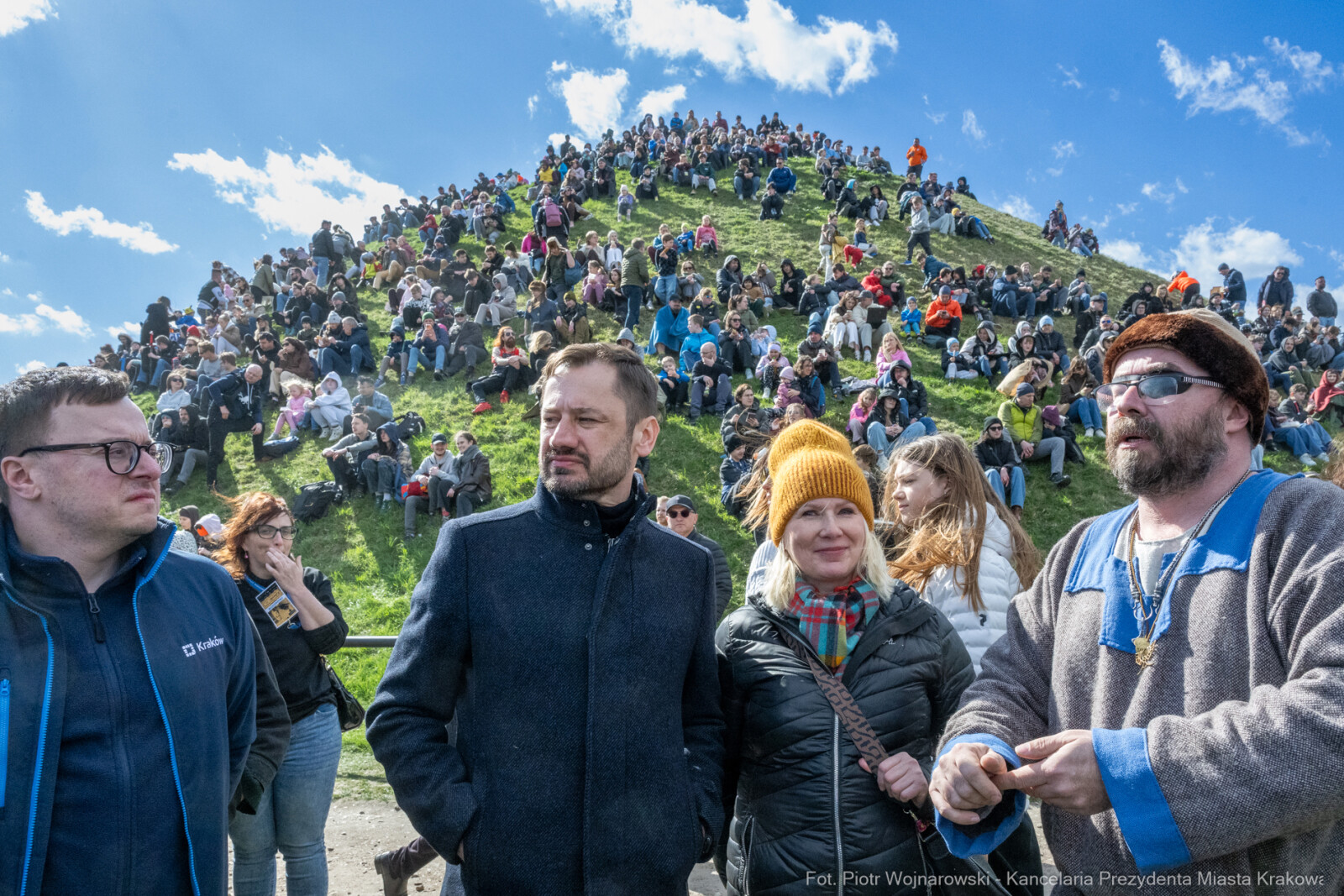 Miszalski, Rękawka, Kopiec Krakusa, kołacz, obrzęd, zdjęcia  Autor: Piotr Wojnarowski