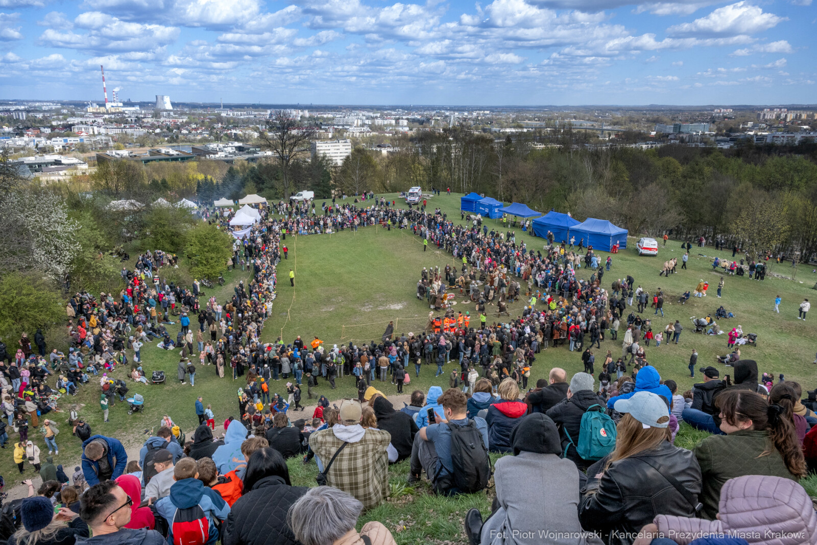 Miszalski, Rękawka, Kopiec Krakusa, kołacz, obrzęd, zdjęcia  Autor: Piotr Wojnarowski