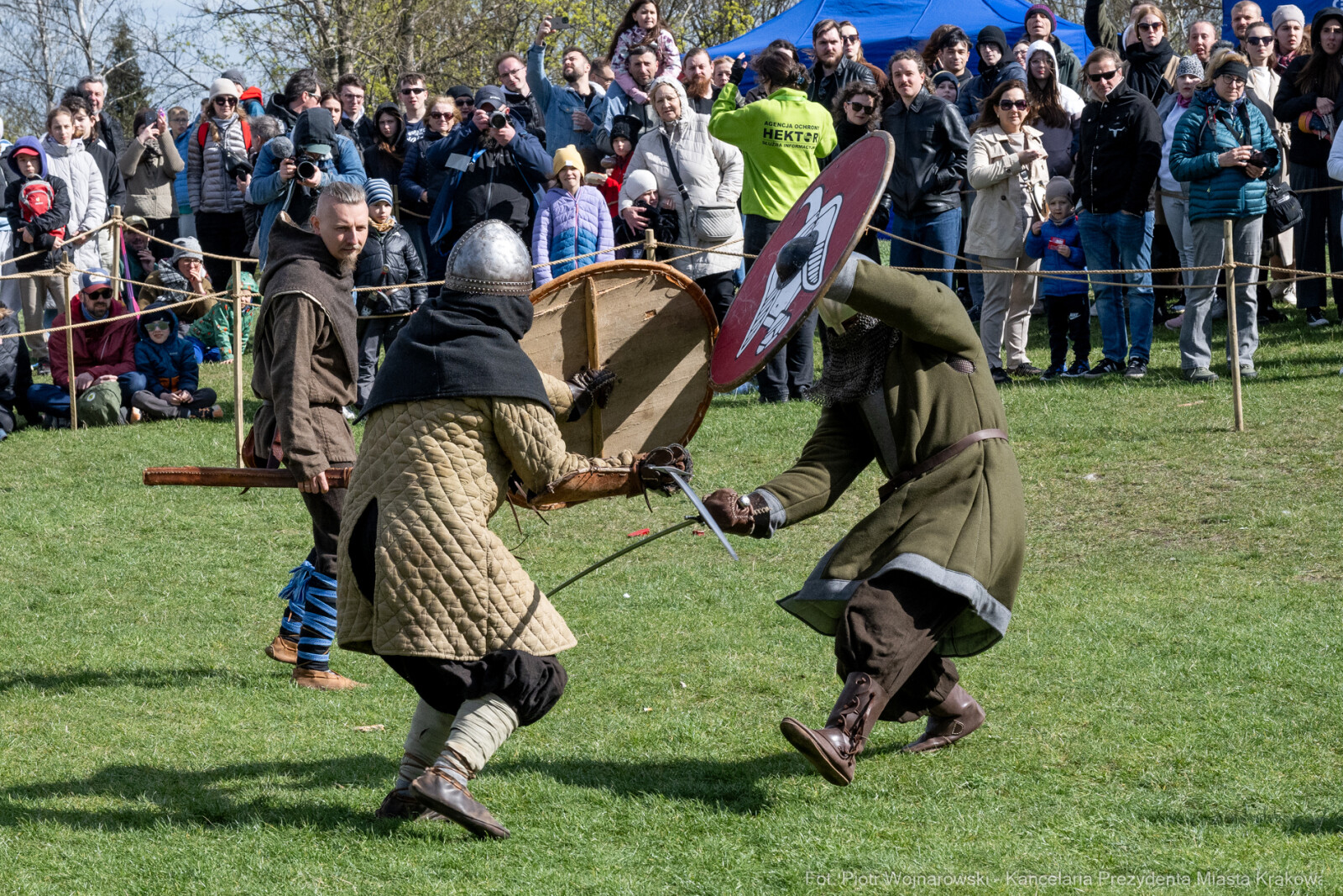Miszalski, Rękawka, Kopiec Krakusa, kołacz, obrzęd, zdjęcia  Autor: Piotr Wojnarowski