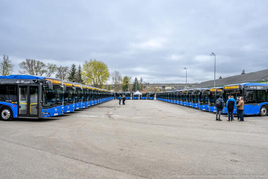 PW_733_ 001_fot. Piotr Wojnarowski.jpg-Miszalski, MPK, przekazanie, autobusy, Solaris, zdjęc