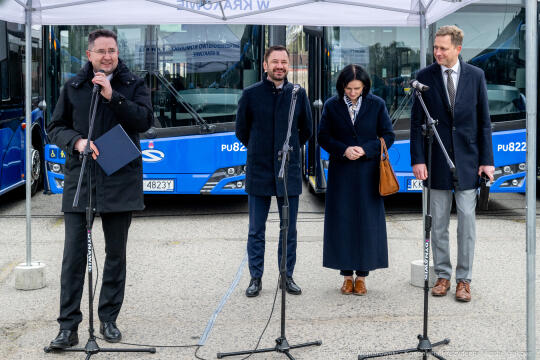 PW_733_ 008_fot. Piotr Wojnarowski.jpg-Miszalski, MPK, przekazanie, autobusy, Solaris, zdjęc