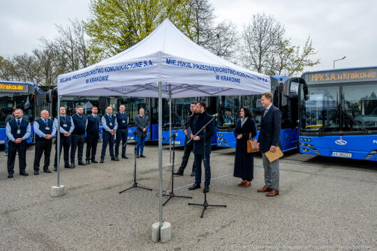 PW_733_ 011_fot. Piotr Wojnarowski.jpg-Miszalski, MPK, przekazanie, autobusy, Solaris, zdjęc