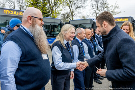 PW_733_ 021_fot. Piotr Wojnarowski.jpg-Miszalski, MPK, przekazanie, autobusy, Solaris, zdjęc