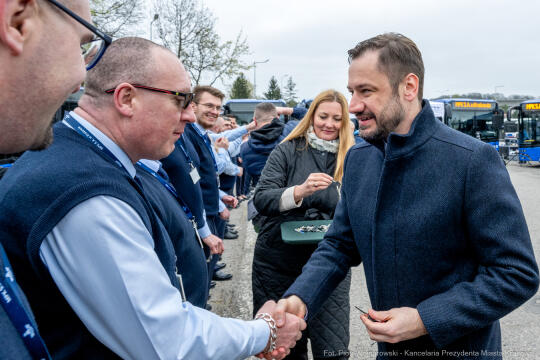 PW_733_ 023_fot. Piotr Wojnarowski.jpg-Miszalski, MPK, przekazanie, autobusy, Solaris, zdjęc