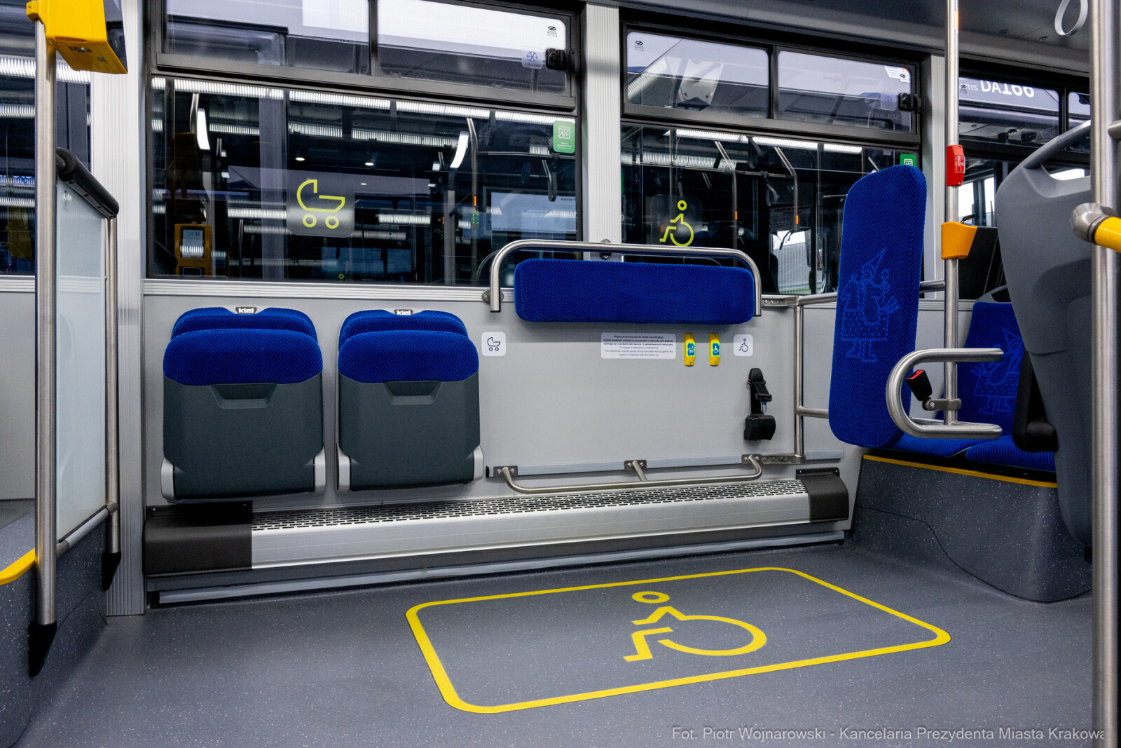 PW_733_ 034_fot. Piotr Wojnarowski.jpg-Miszalski, MPK, przekazanie, autobusy, Solaris, zdjęc  Autor: Piotr Wojnarowski