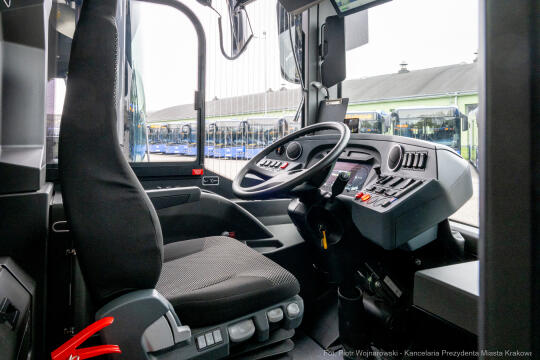 PW_733_ 036_fot. Piotr Wojnarowski.jpg-Miszalski, MPK, przekazanie, autobusy, Solaris, zdjęc