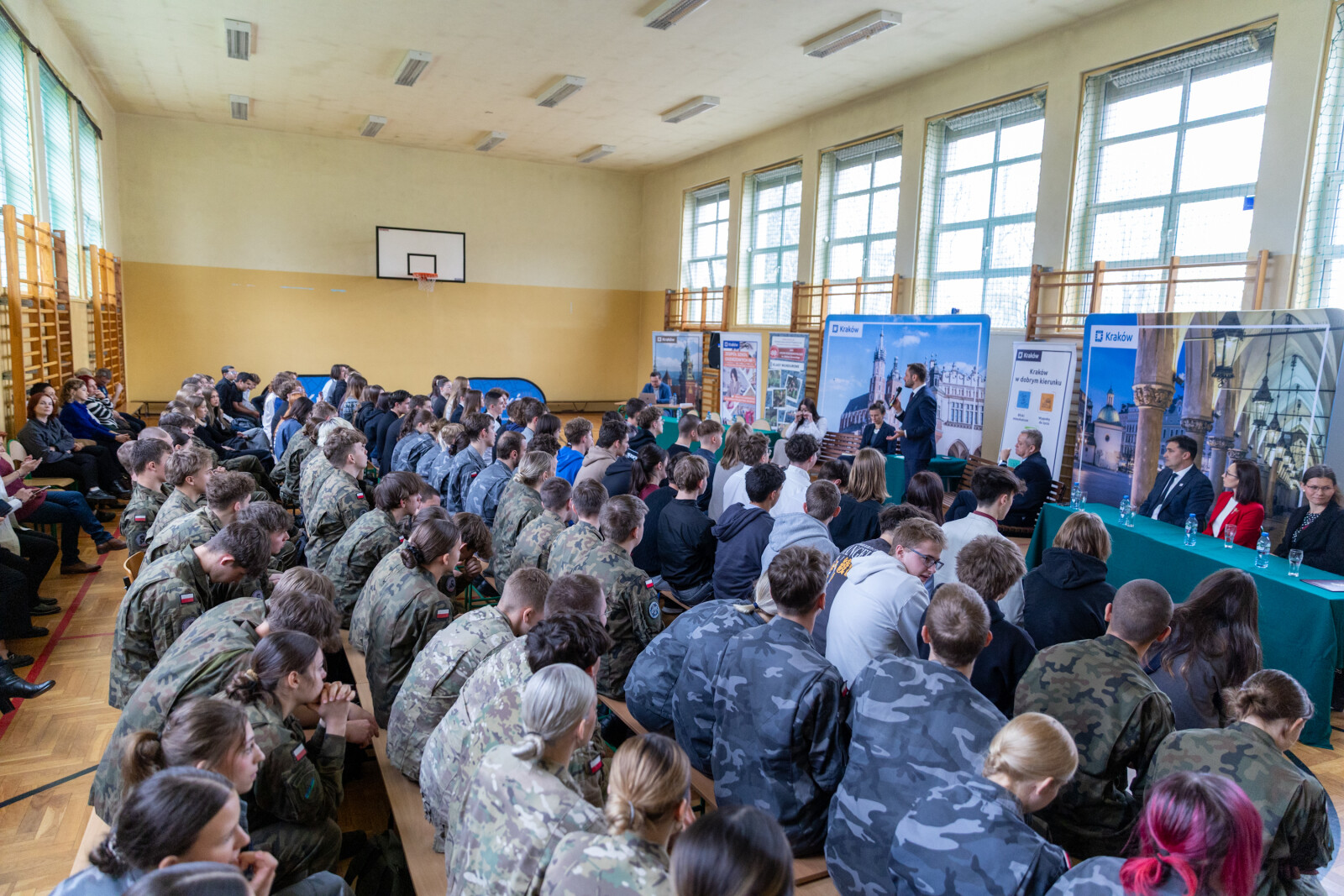 0S4A6011.jpg-Ławka Dialogu XV LO, Miszalski  Autor: B. Świerzowski