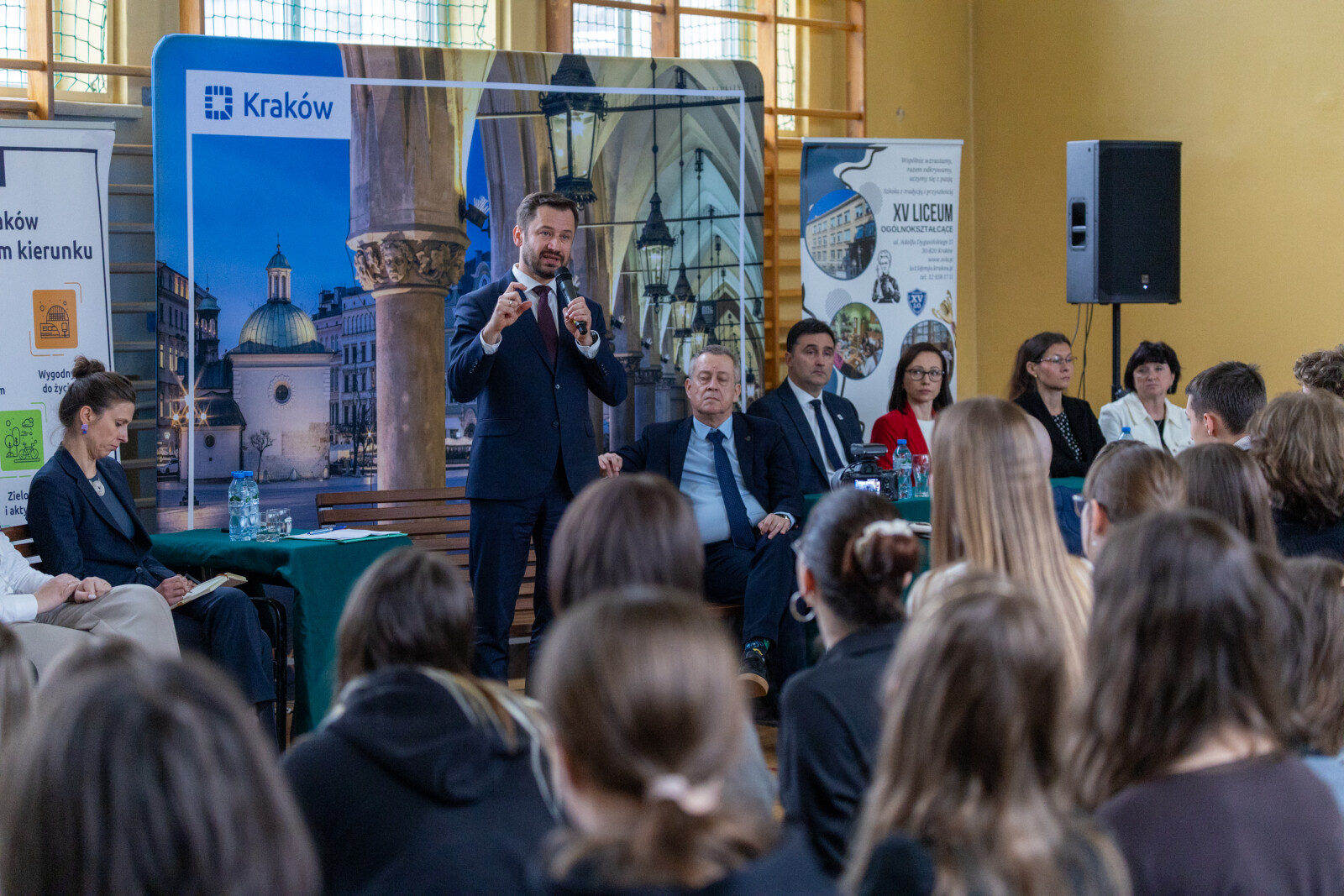 0S4A6069.jpg-Ławka Dialogu XV LO, Miszalski  Autor: B. Świerzowski