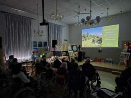 8_HSehZg.jpg-Szkockie klimaty, czyli ciekawa prelekcja  w naszym Domu.