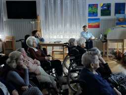 s2vIys6c.jpg-Szkockie klimaty, czyli ciekawa prelekcja  w naszym Domu.