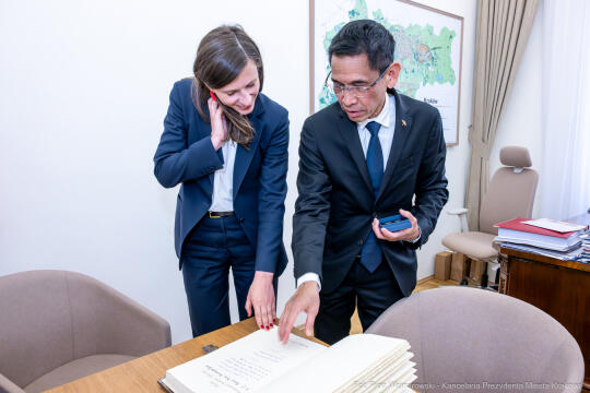 PW_735_ 010_fot. Piotr Wojnarowski.jpg-Klaman, Sira Swangsilpa, ambasador, Tajlandia, zdjęcia