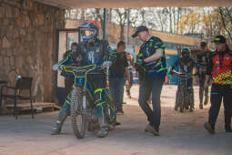 IMG_0932.jpg-Remis na inaugurację sezonu. Speedway Kraków dostarczył kibicom wielkich emocji