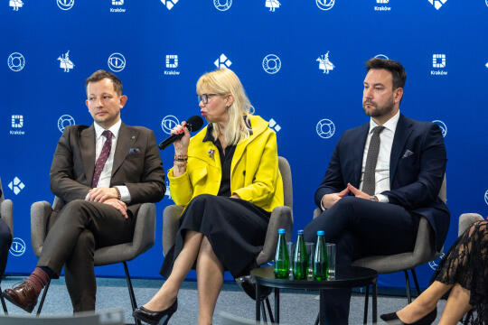 741_ BS005.jpg-Edukacja, biznes, list intencyjny, podpisanie, zdjęcia