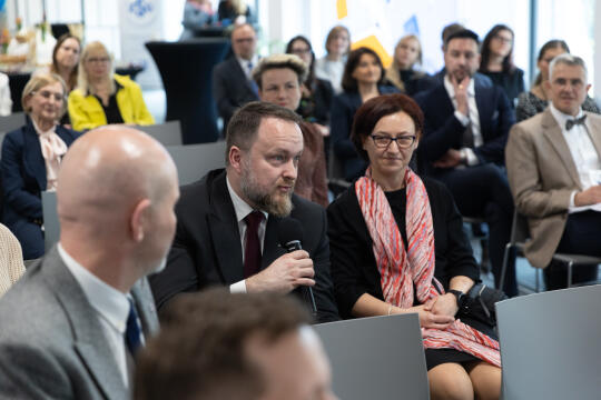 741_ BS007.jpg-Edukacja, biznes, list intencyjny, podpisanie, zdjęcia