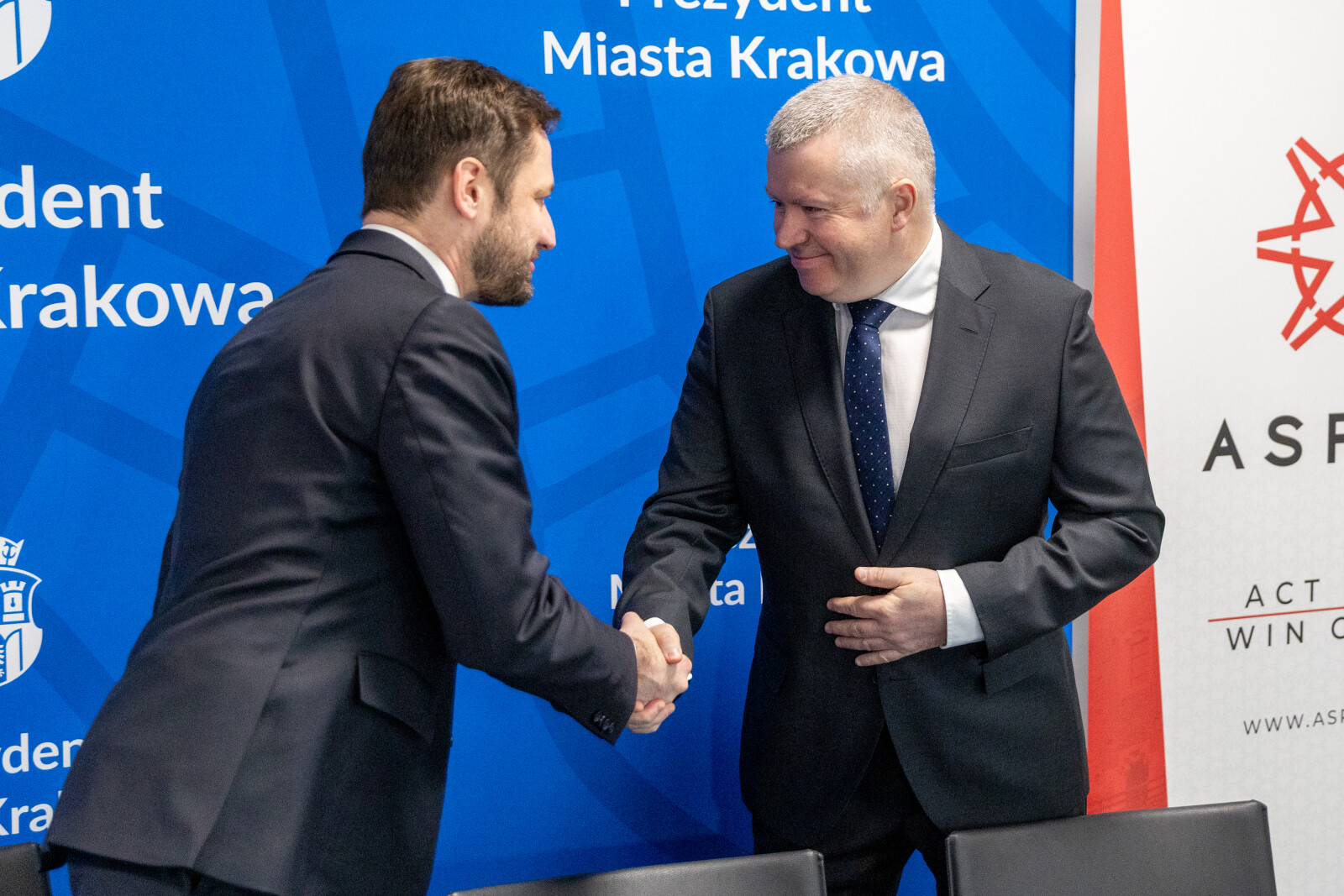 741_ BS009.jpg-Edukacja, biznes, list intencyjny, podpisanie, zdjęcia  Autor: Bogusław Świerzowski