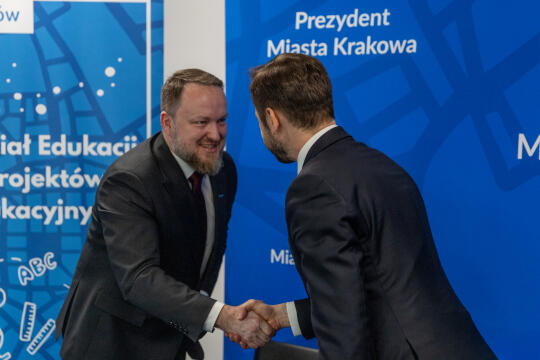 741_ BS012.jpg-Edukacja, biznes, list intencyjny, podpisanie, zdjęcia