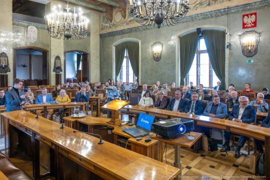 742_ 007_fot. Piotr Wojnarowski.jpg-Miszalski, Kosek, spółdzielnie, zarządcy, dialog, zdjęcia