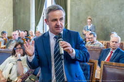 742_ 008_fot. Piotr Wojnarowski.jpg-Miszalski, Kosek, spółdzielnie, zarządcy, dialog, zdjęcia