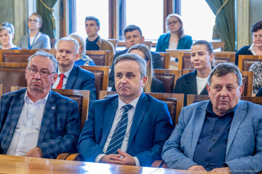 742_ 013_fot. Piotr Wojnarowski.jpg-Miszalski, Kosek, spółdzielnie, zarządcy, dialog, zdjęcia