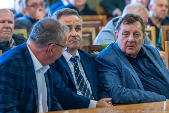 742_ 030_fot. Piotr Wojnarowski.jpg-Miszalski, Kosek, spółdzielnie, zarządcy, dialog, zdjęcia