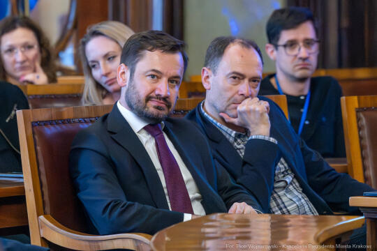 742_ 035_fot. Piotr Wojnarowski.jpg-Miszalski, Kosek, spółdzielnie, zarządcy, dialog, zdjęcia