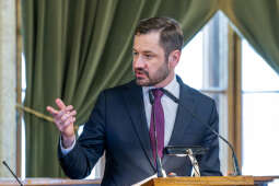742_ 038_fot. Piotr Wojnarowski.jpg-Miszalski, Kosek, spółdzielnie, zarządcy, dialog, zdjęcia